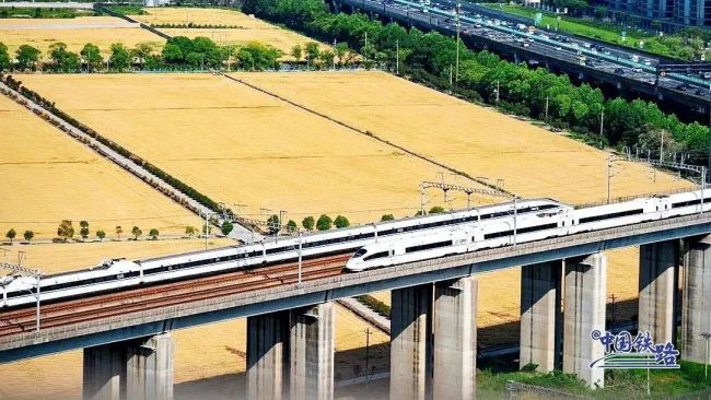 高鐵為啥會上演“飆車”大片 速度與激情的真相