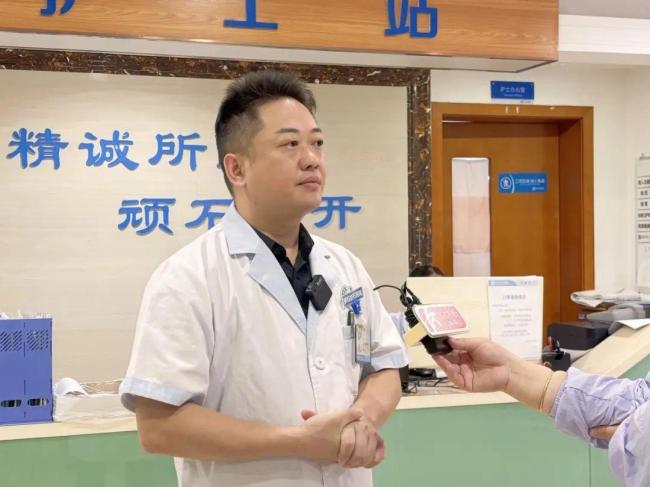 女子腹痛嘔吐半月查出膽囊結(jié)石 成功保膽取石