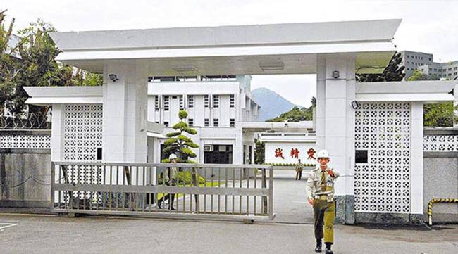 专家:乌偷袭俄轰炸机没那么简单 现代战争非对称作战的警示