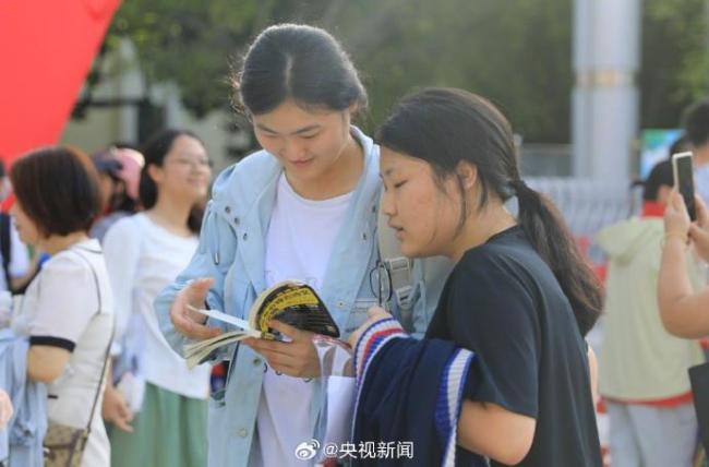 全國統一動作 進考場前爭分奪秒多看一個知識點
