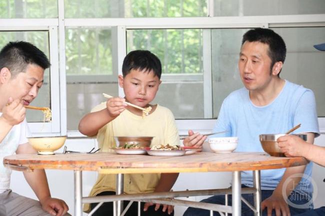 只有一名學(xué)生的鄉(xiāng)村“微小學(xué)” 最后一課臨近