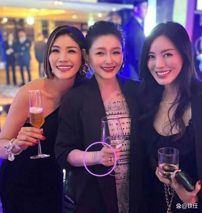 具俊晔烤肉店撤下大S海报 物是人非留痕迹