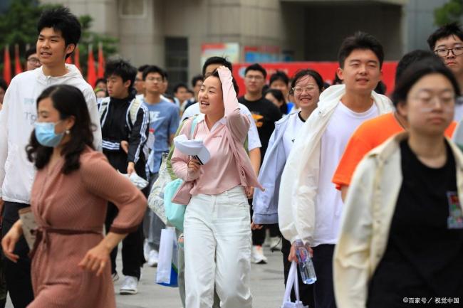 儿子高考妈妈晚上收到精准诈骗短信 骗子精准投毒
