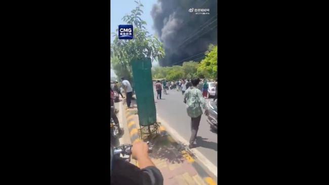 印度客機墜毀機場上空冒濃煙 傷亡不明