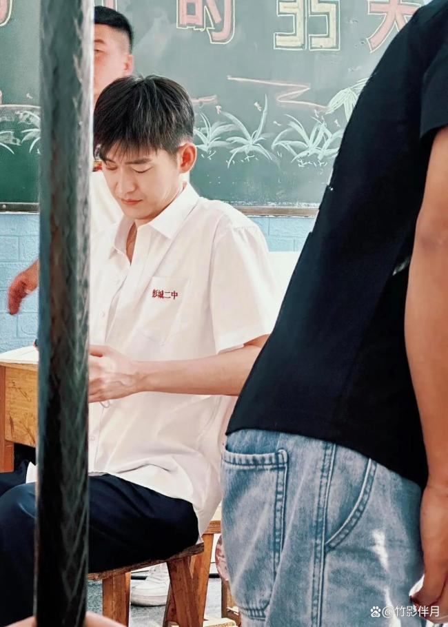 張翰回應(yīng)演高中生被考古 扮嫩執(zhí)念引爭(zhēng)議