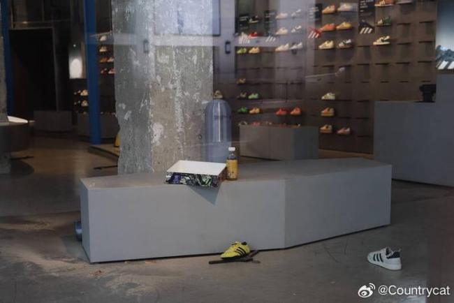 洛杉矶骚乱出现“零元购”，苹果、阿迪等商店遭洗劫！类似的骚乱在美国多个城市爆发