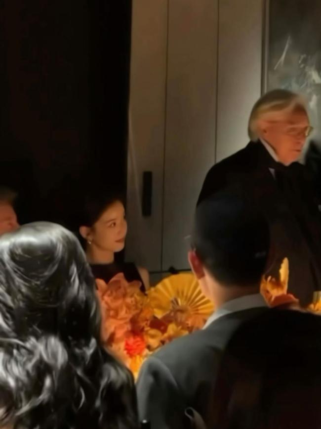 章泽天何超莲同框 最美校花与千金相遇