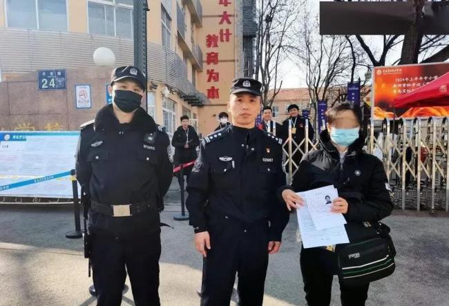 警方助跑错考场中考生准时赴考 警民携手护航高考