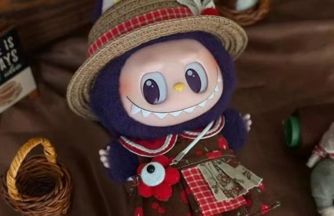 Labubu审美！“丑萌”的Labubu何以硬控这代年轻人