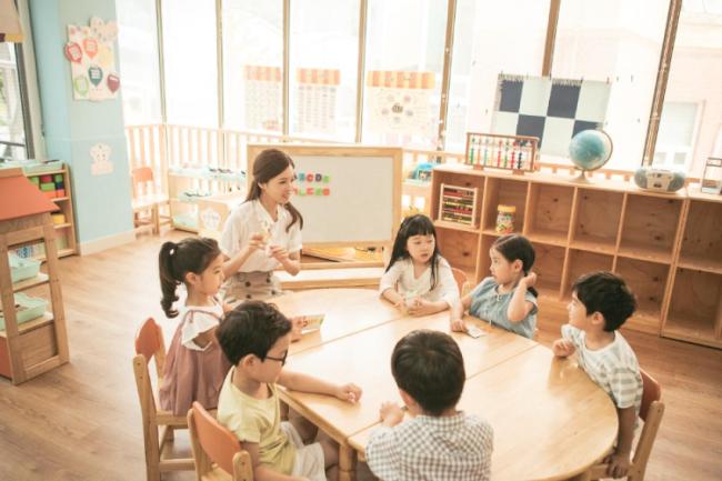 最新统计：幼儿园一年关掉2万所 少子化冲击显现