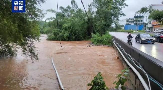 航拍广东怀集洪峰过境 洪水淹没多处街区
