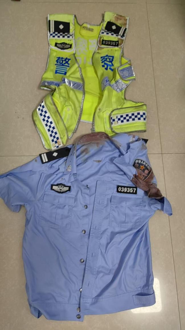 被醉駕車頂行600米的交警犧牲 英雄民警因公殉職