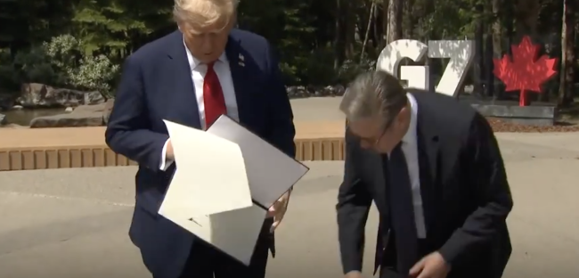 特朗普在七國峰會讓英首相大出洋相