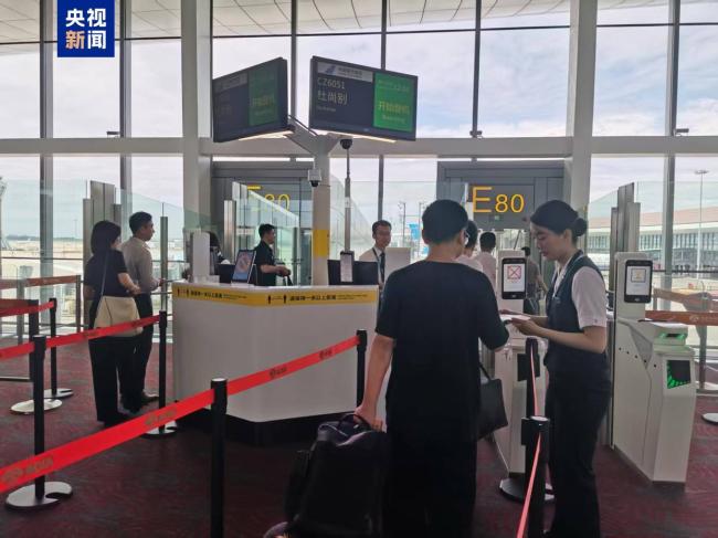中国和塔吉克斯坦两国新增直飞航线 空中桥梁便捷往来