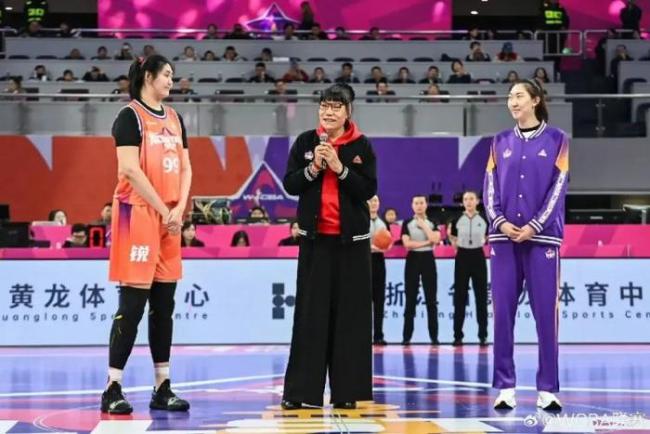 张子宇打球，是大人欺负小孩还是小孩欺负大人？