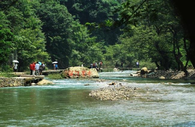 旅游博主江小隐景区溺亡朋友发声 捞无人机遇险不幸离世