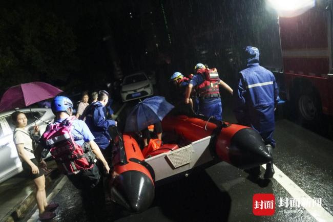 超百年一遇洪水下的县城 救援与重建并行