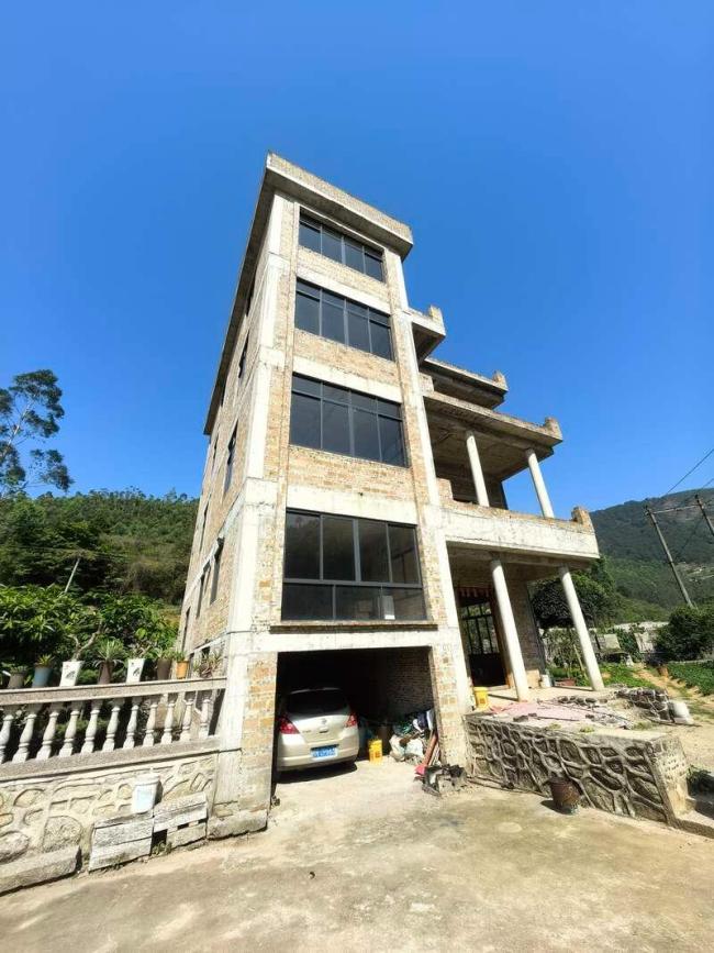警方嚴打涉電詐寄遞引流犯罪 端窩點,、抓“內(nèi)鬼”