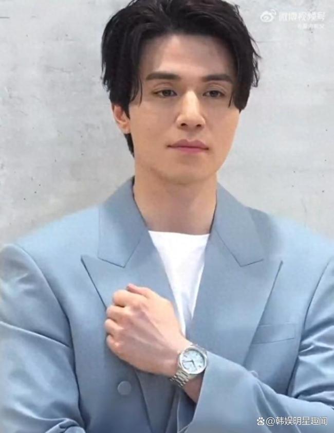 李栋旭皱纹全长在眼皮上？网友：“眼皮折得很有面儿”