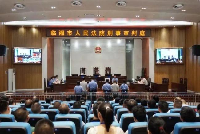 侵吞學(xué)生伙食費(fèi)近350萬,！湖南2人被判刑