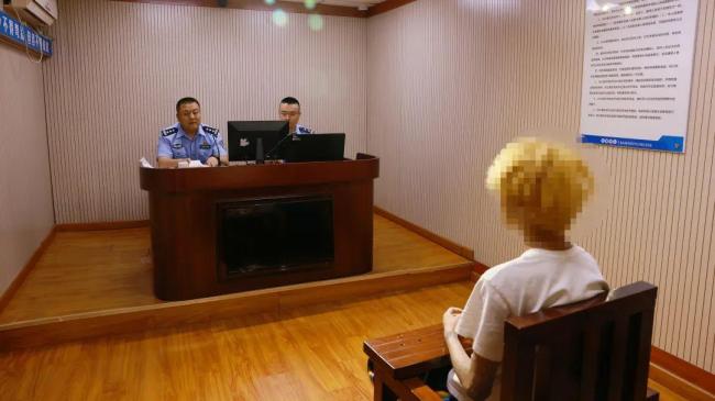 23人因砸車打人被警方抓捕 小事引發(fā)大沖突