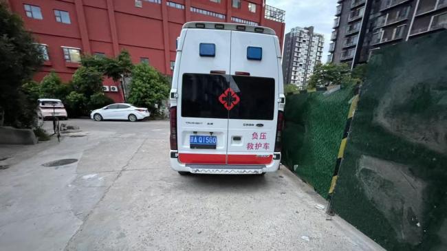救护车收费2.8万背后 民营救护车乱象