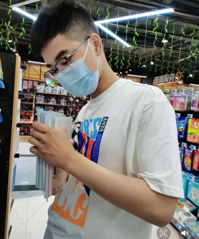 曾患白血病男孩高考647分 奇迹与感恩同在
