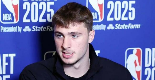 狀元秀弗拉格何許人也,？綽號(hào)“白人詹姆斯”,，被看作NBA下個(gè)門(mén)面球員