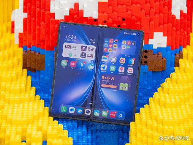 vivo X Fold5上手體驗 輕薄大屏的雙持快樂源泉
