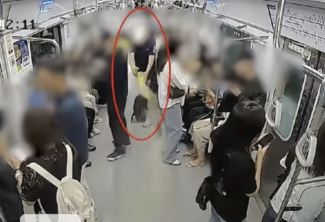 首爾地鐵縱火案致23傷 事件持續(xù)發(fā)酵