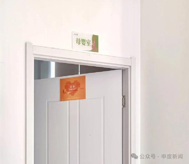 游客夫妻在展馆给婴儿喝奶瓶被赶 规则与人情的碰撞