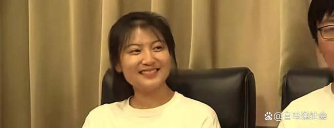 高考724分女生：平时数学也常满分，裸眼女状元逆袭成功