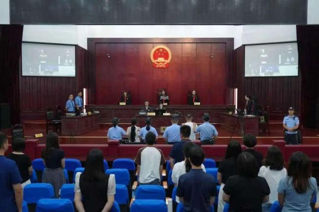 兩人造謠大熊貓被虐獲刑