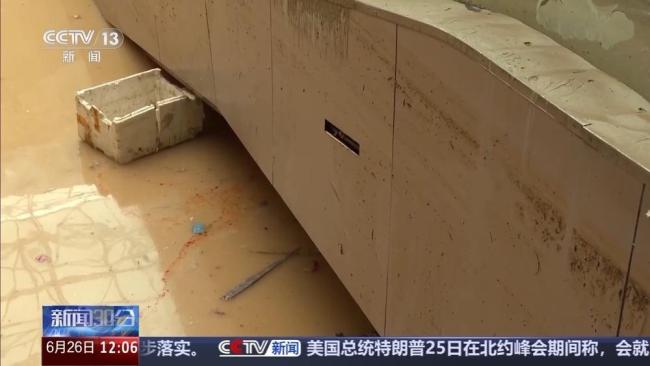 贵州“村超”球场等清淤工作正进行 洪水退去重建启动