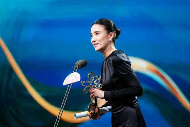 《我的阿勒泰》导演白玉兰获奖感言 创新与真实共舞
