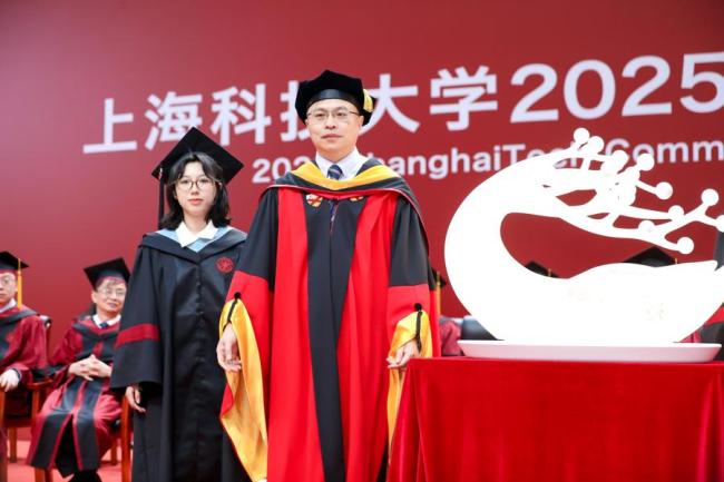 两位院士为毕业生上最后一课 传承精神勇担使命