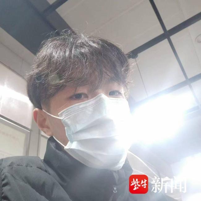 苏超首位“服务员”代表盐城亮相 从海底捞到球场的转变