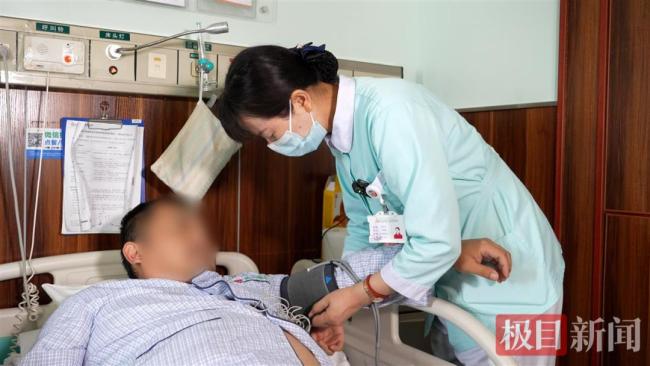 40岁男子血管堵得一塌糊涂：一天两包烟、顿顿吃外卖！不良习惯害“心”不浅