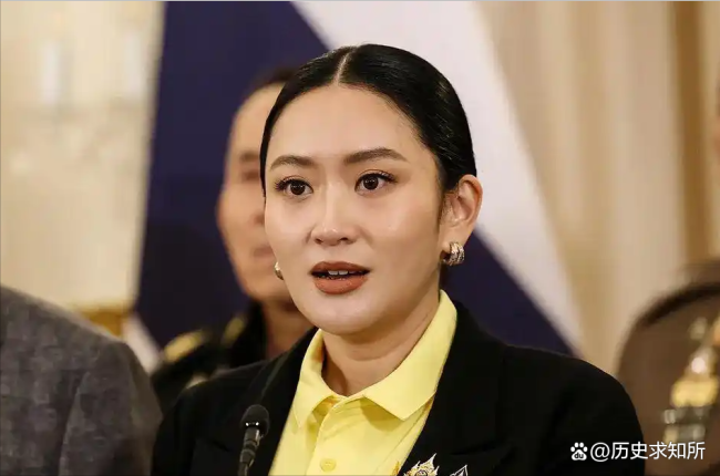 泰国曼谷爆发游行 三重危机点燃民众怒火
