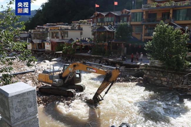 河南西峡强降雨超800人救援 全力搜救失联人员