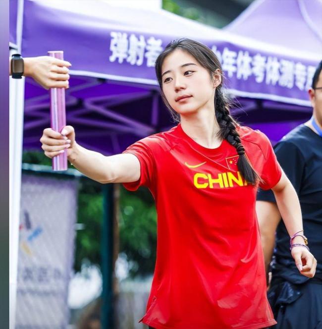 女生高考462分超北大录取分150多 国家级短跑选手的双丰收