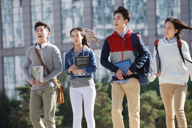 大學(xué)學(xué)費(fèi)暴漲能拯救教育嗎 高成本低回報(bào)引質(zhì)疑