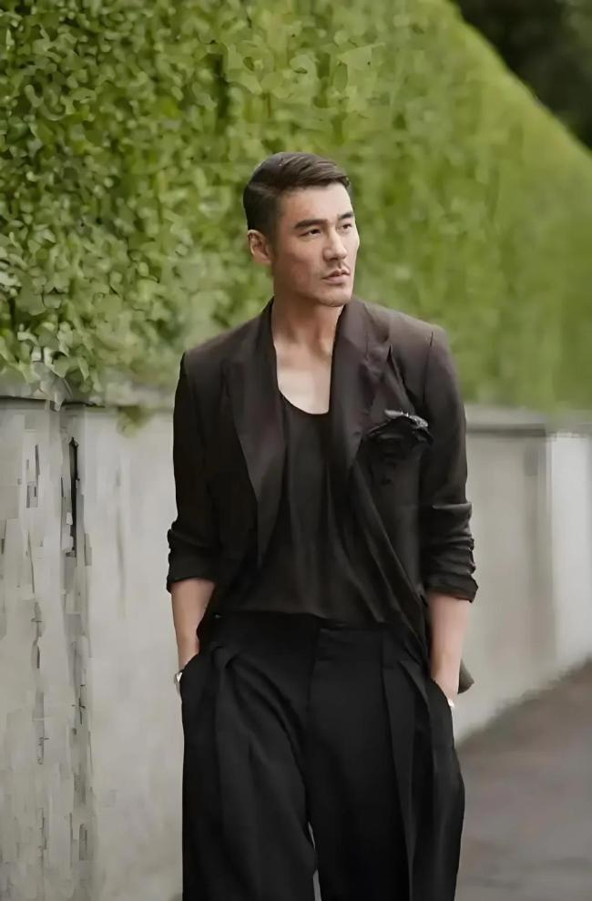 胡兵談新身份的轉(zhuǎn)變：60歲要成為亞洲最時髦老頭