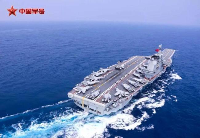 山东舰抵达香港 甲板上停满舰载机 参观票1分钟内“秒光”
