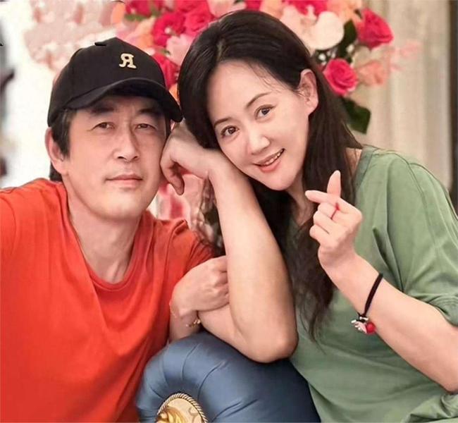 60岁老戏骨辅导4年级女儿 直呼太难了