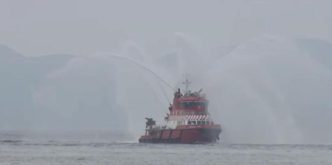 山東艦航母編隊抵達香港海域
