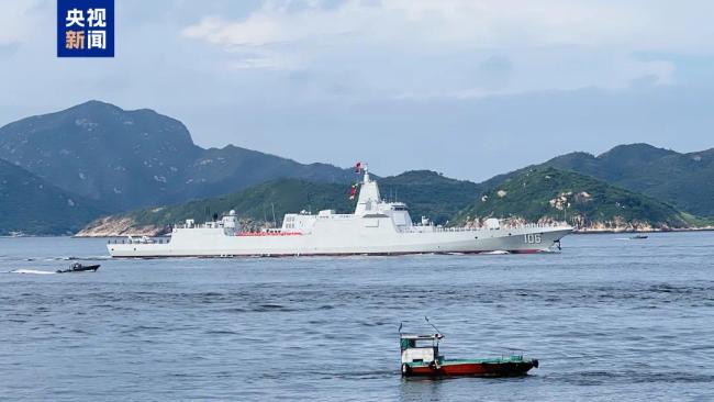 現(xiàn)場視頻,！山東艦航母編隊抵達香港