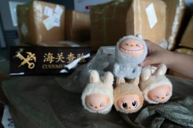 海关抓LABUBU被追成连续剧 海关大战Lafufu”
