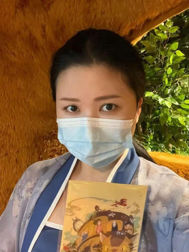 女子怕媽媽的冰淇淋攤冷清發(fā)帖搖人 網(wǎng)友暖心支持