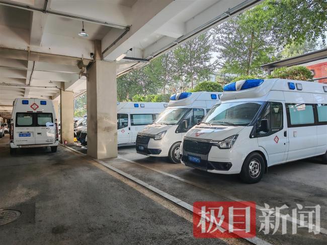 涉事公司救护车已无吉大一院标识 违规运营仍继续
